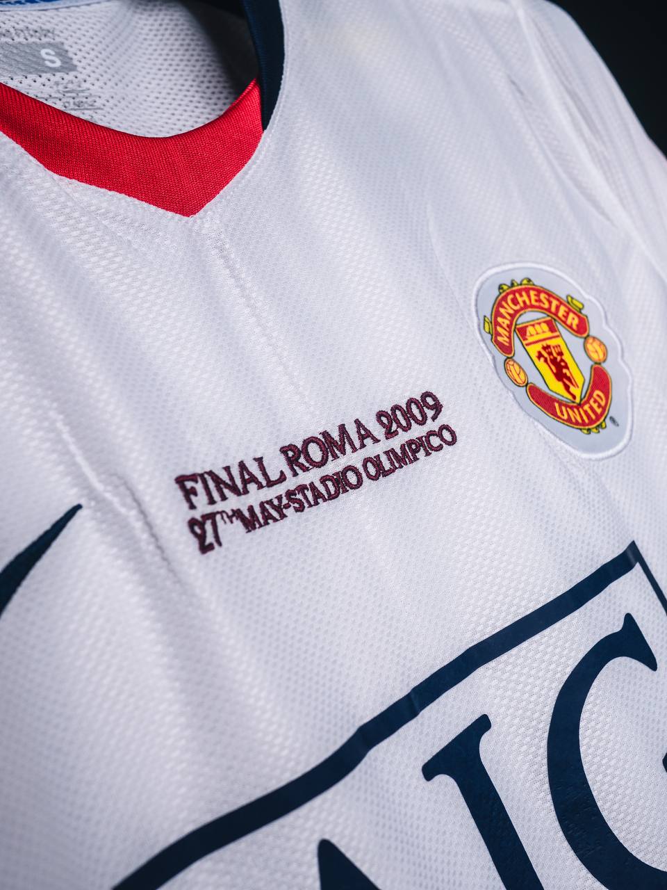 MANCHESTER UNITED VINTAGE JERSEY (WHITE)