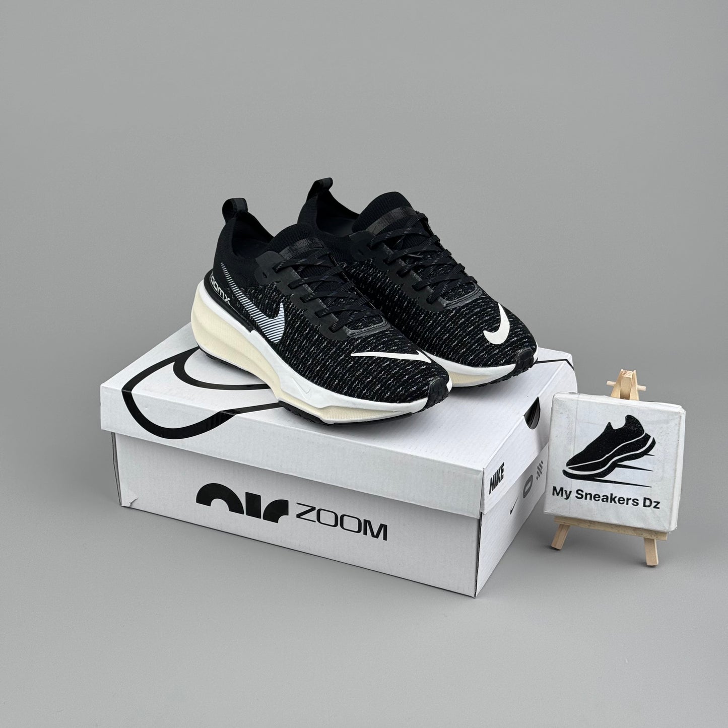 Zoomx Invincible Run 3 Black & Beige