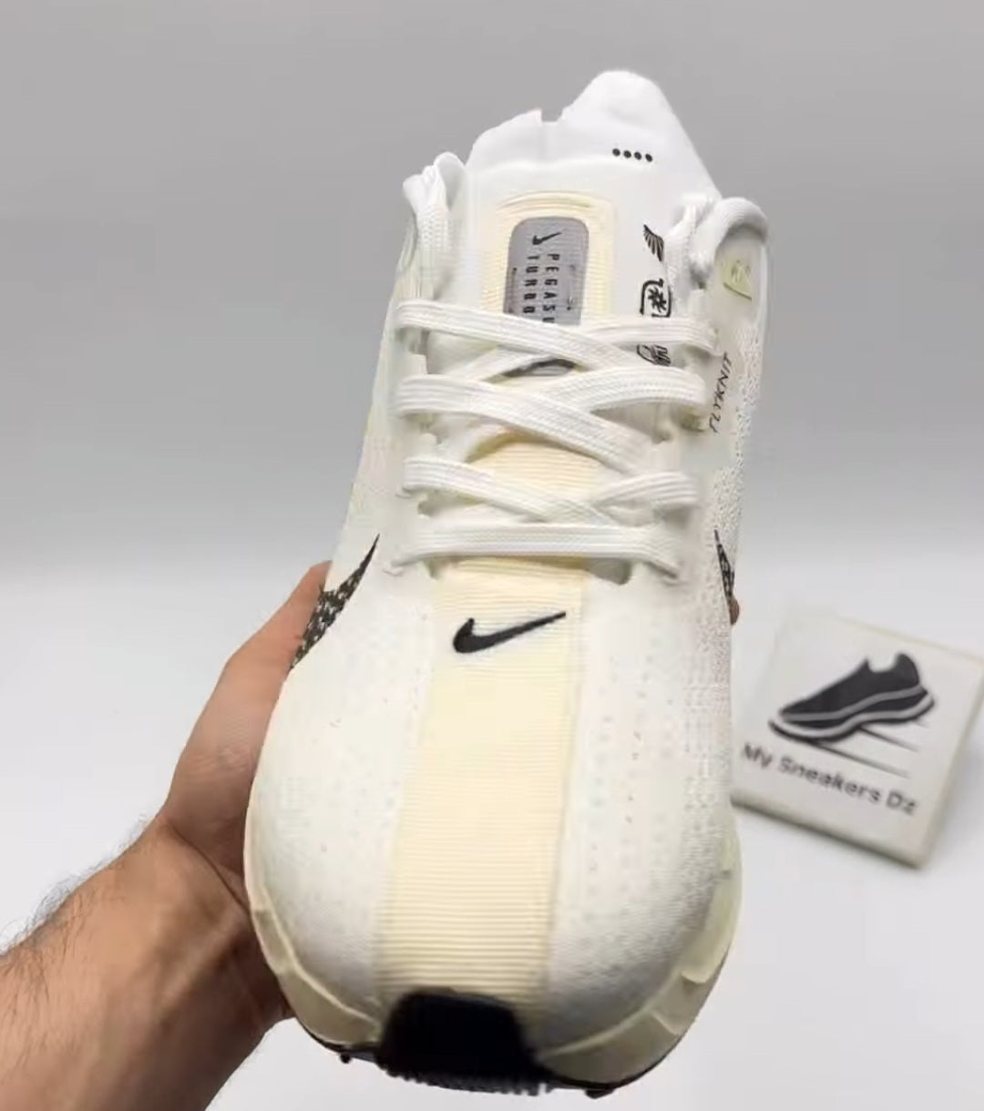 Pegasus plus gris foncé