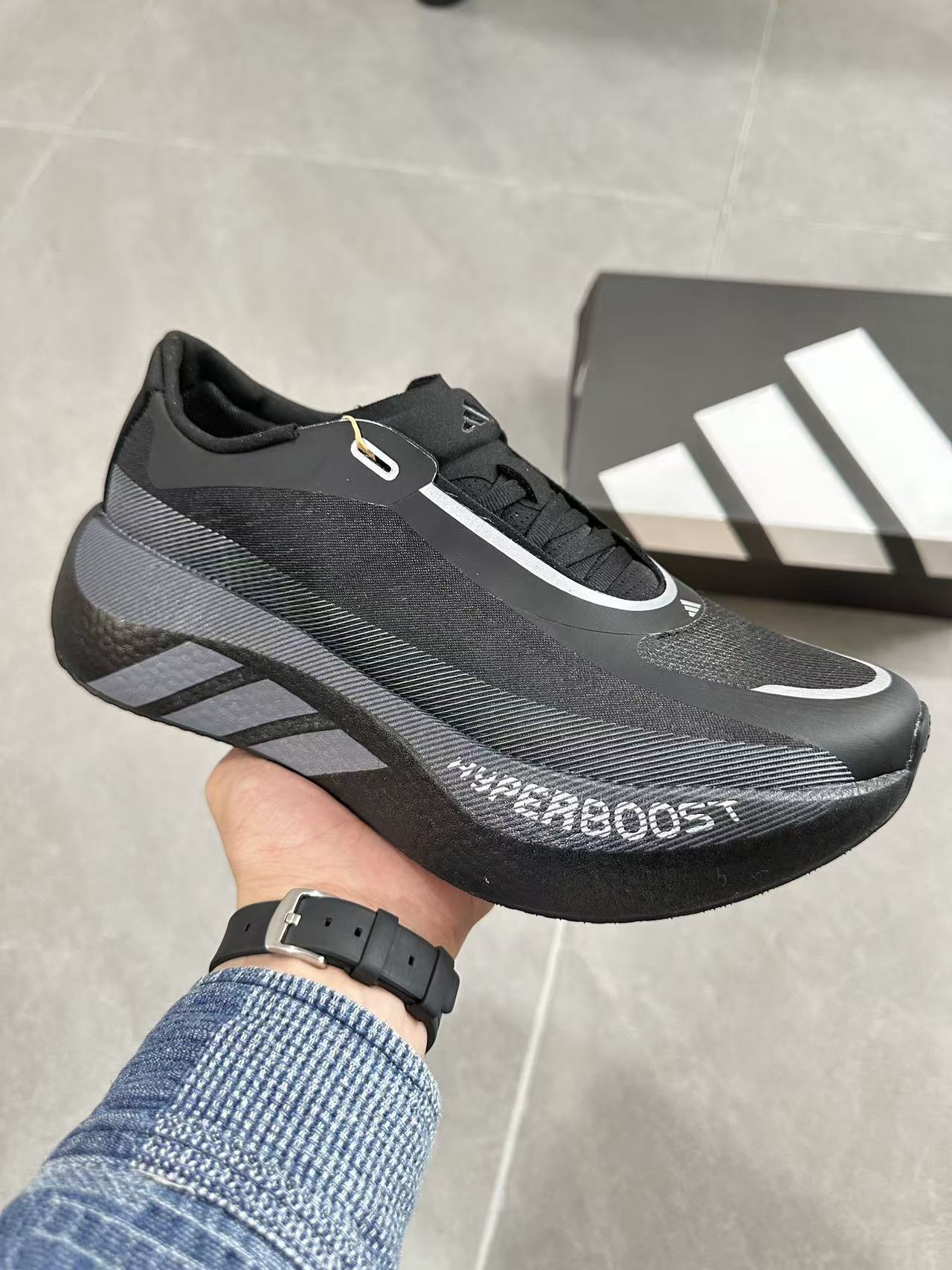 hyperboost grey black