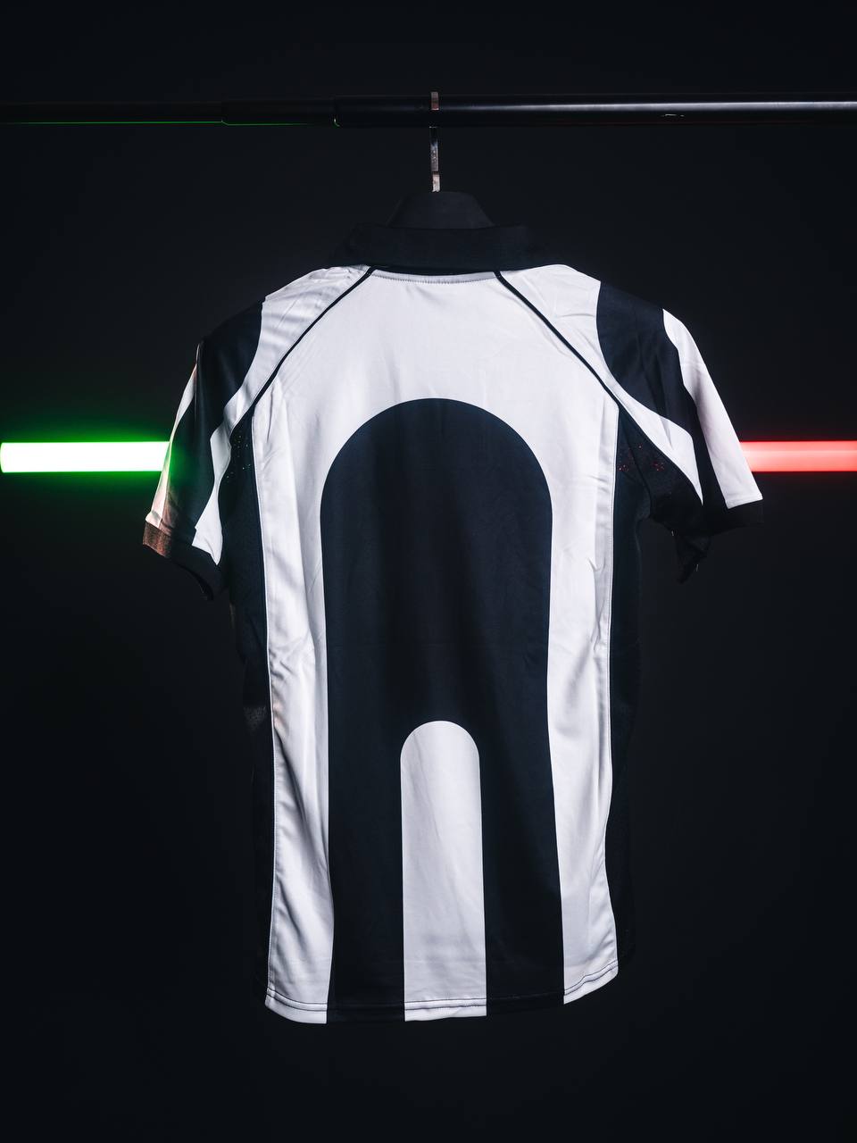 JUVENTUS VINTAGE JERSEY (BLACK & WHITE)