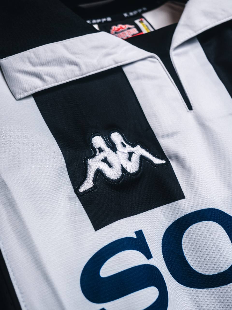 JUVENTUS VINTAGE JERSEY (BLACK & WHITE)