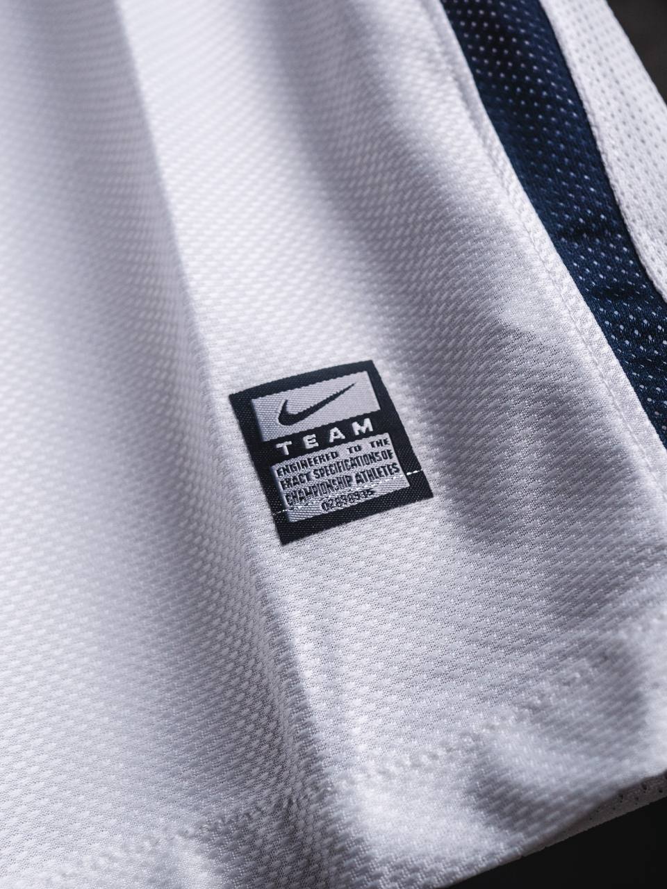 MANCHESTER UNITED VINTAGE JERSEY (WHITE)
