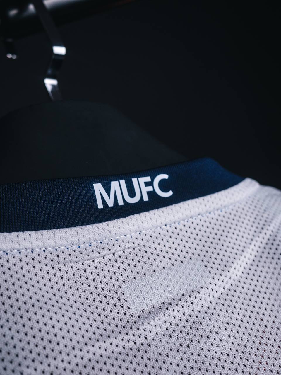 MANCHESTER UNITED VINTAGE JERSEY (WHITE)