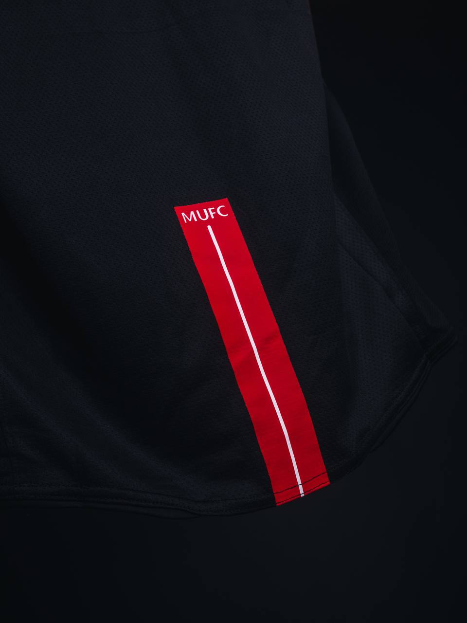 MANCHESTER UNITED VINTAGE JERSEY (BLACK)