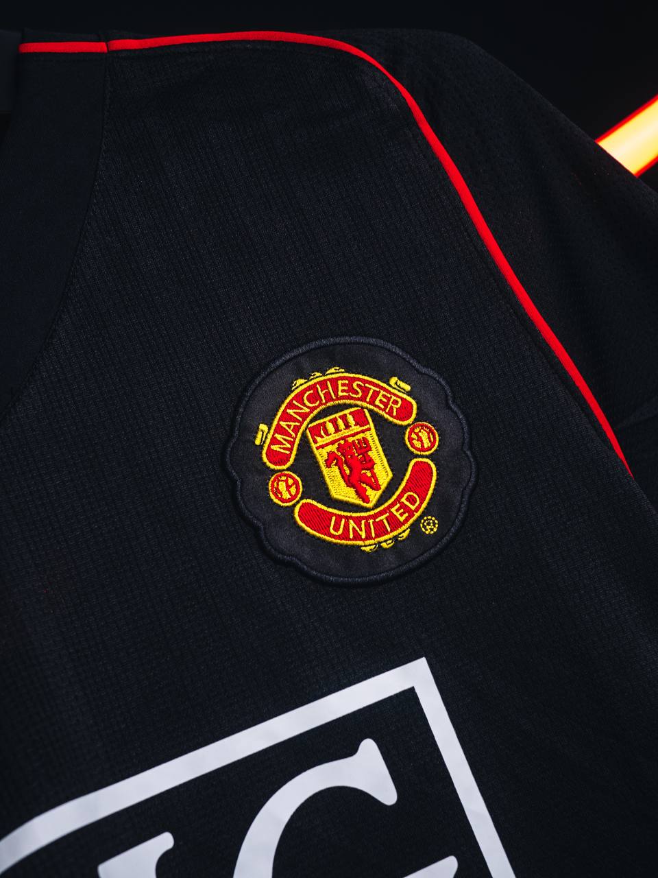 MANCHESTER UNITED VINTAGE JERSEY (BLACK)