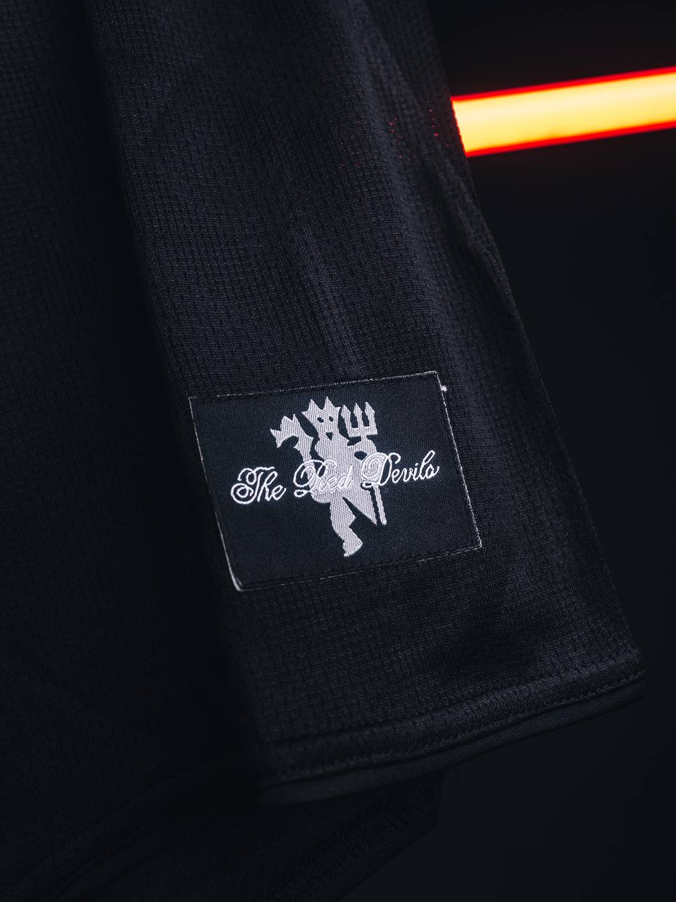 MANCHESTER UNITED VINTAGE JERSEY (BLACK)