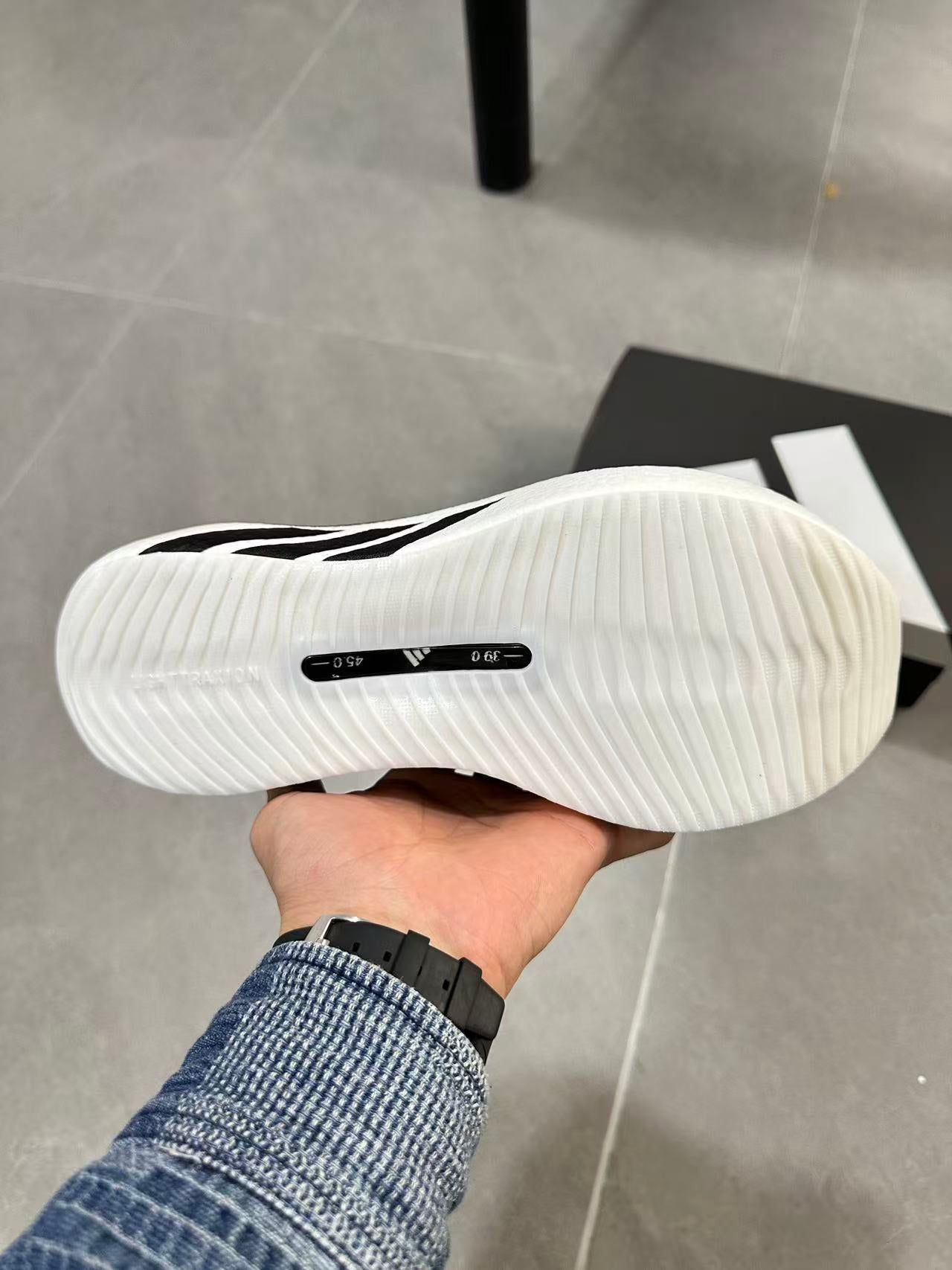 hyperboost grey