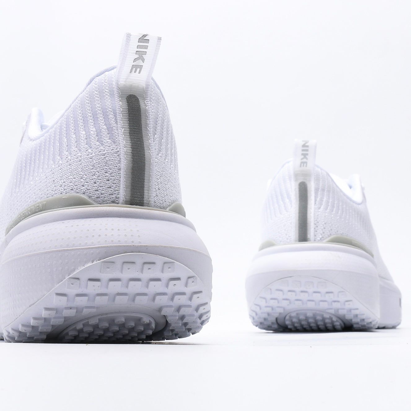 zoomx inv run 4 white