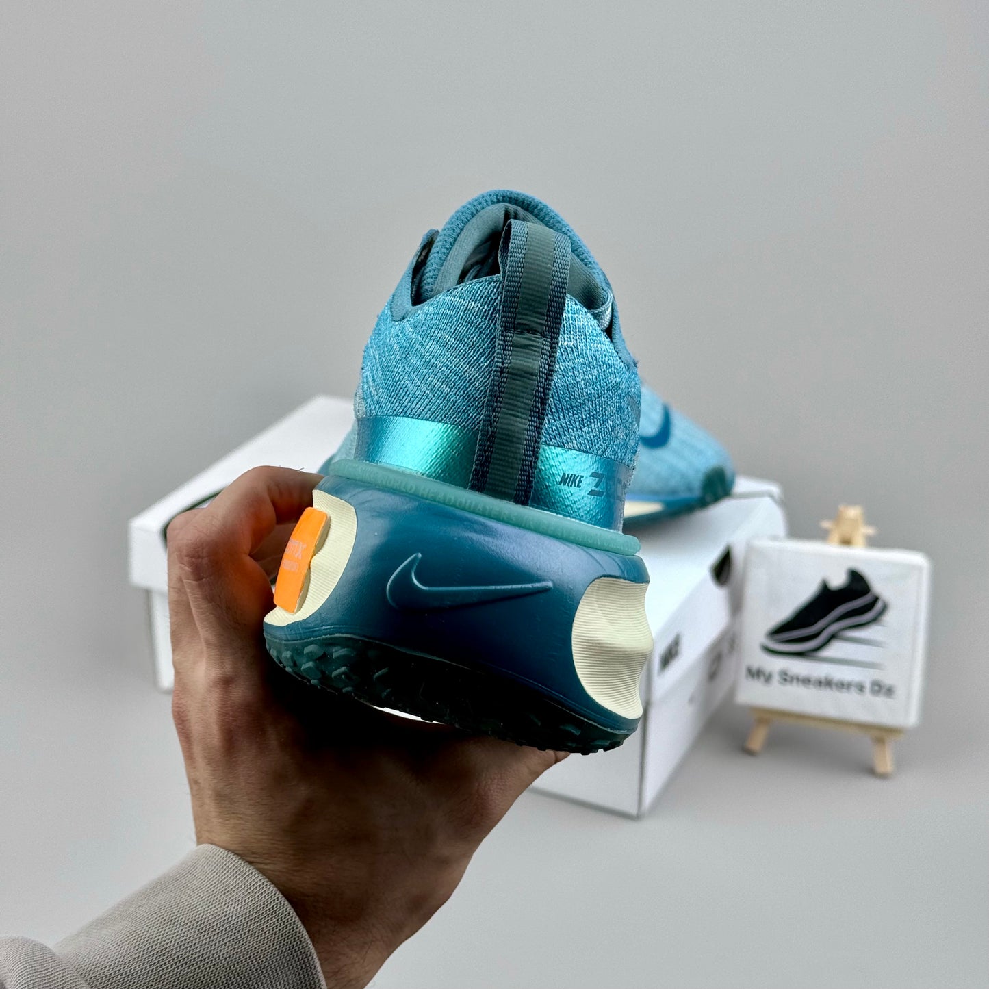 Zoomx Invincible Run 3 Dark Blue