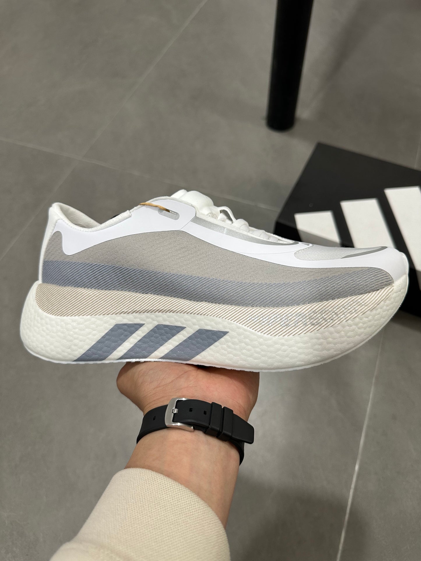 hyperboost grey