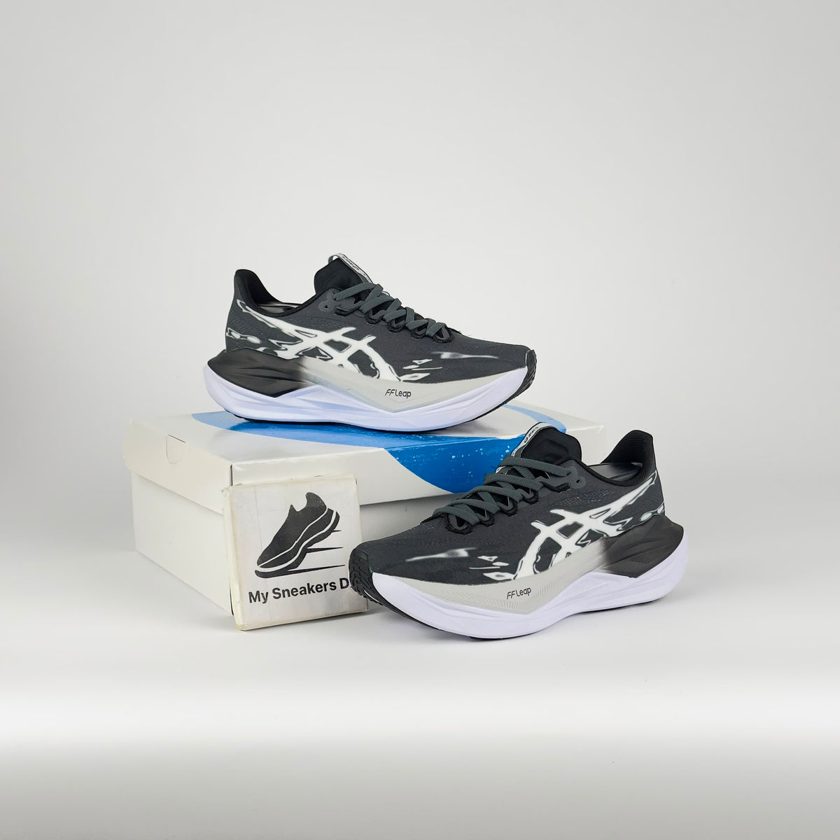 Asics superblast 3 black panda