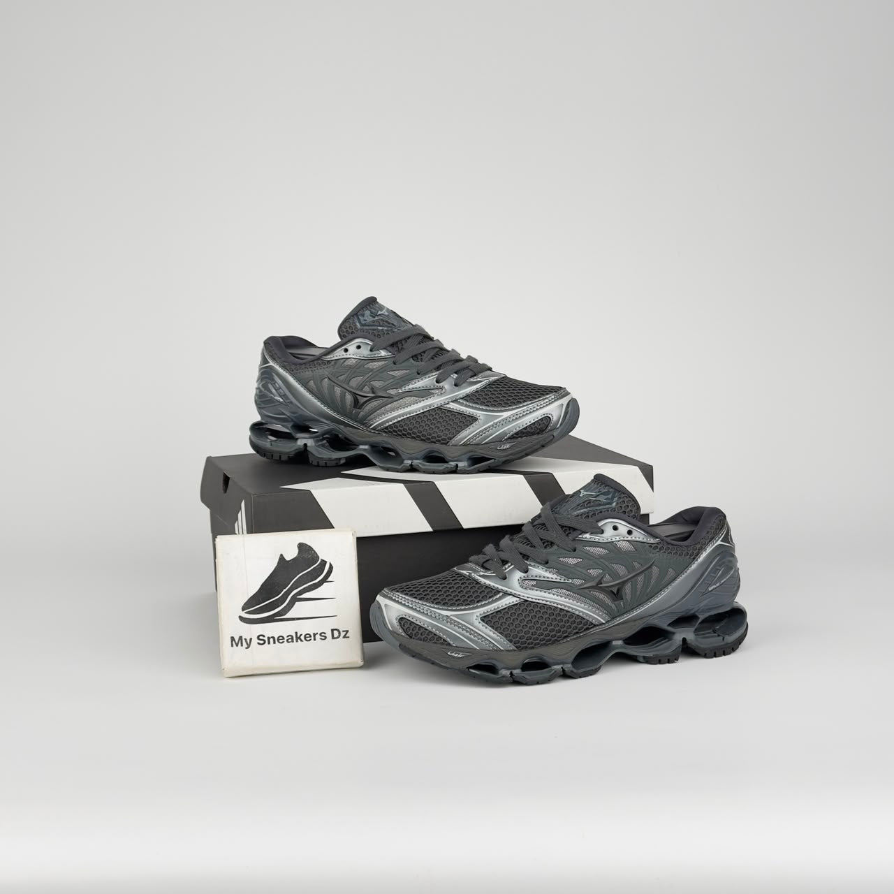 Mizuno grey