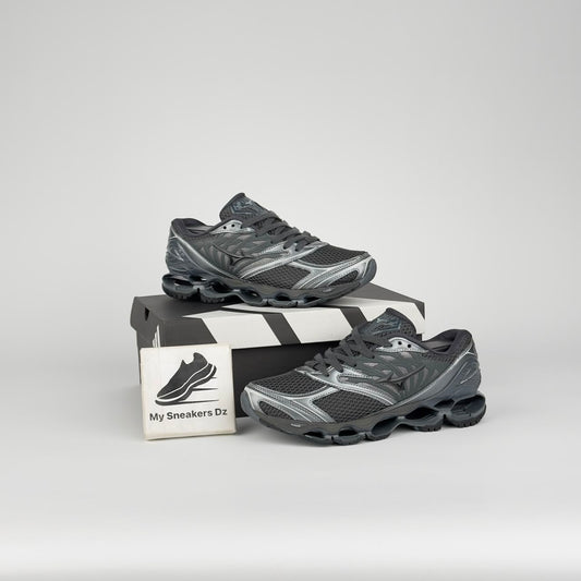 Mizuno black