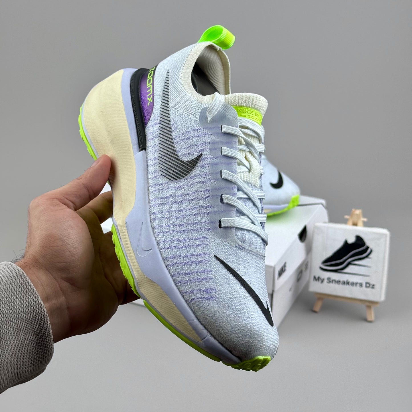 Zoomx invincible run 3 green and blue