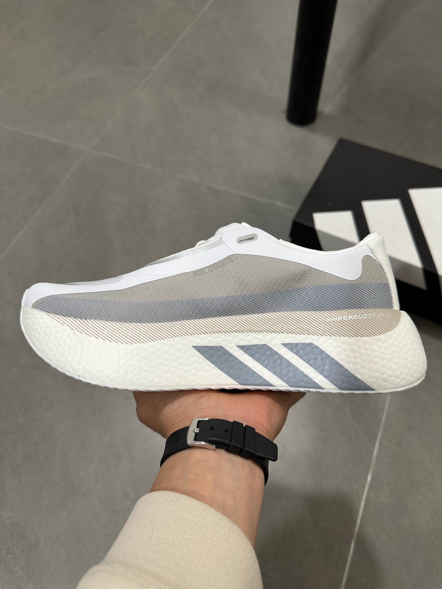 hyperboost grey
