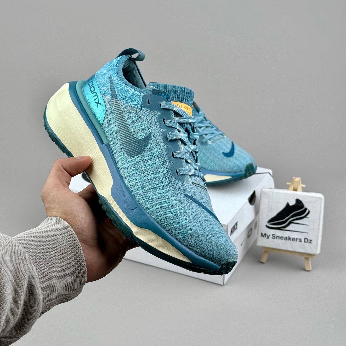 Zoomx Invincible Run 3 Dark Blue