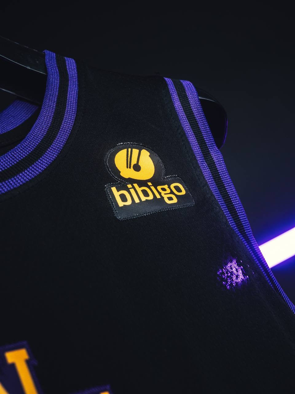 Los Angeles Lakers Jersey (black,purple&gold)