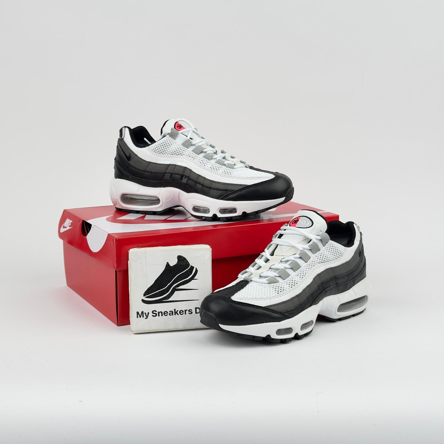Airmax 95 white black panda
