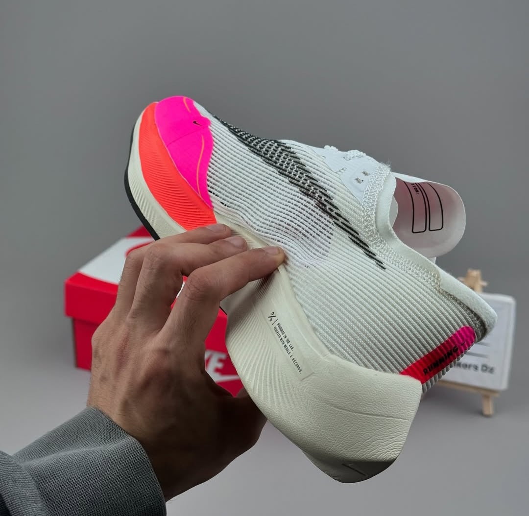 Vaporfly 2 white pink