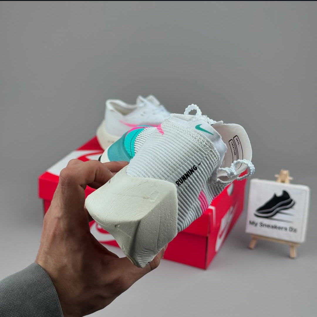 Vaporfly 2 blue pink