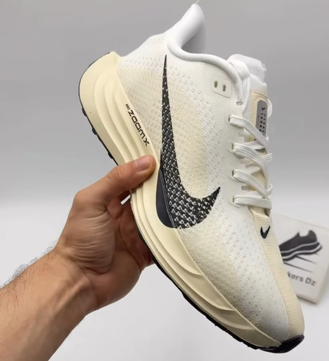 Pegasus plus gris foncé