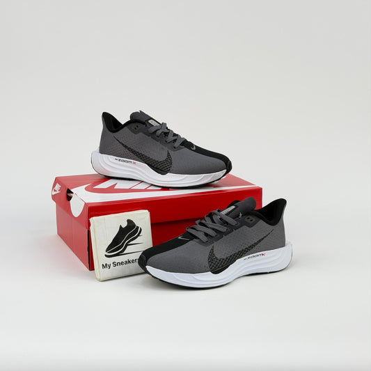 Pegasus plus gris foncé