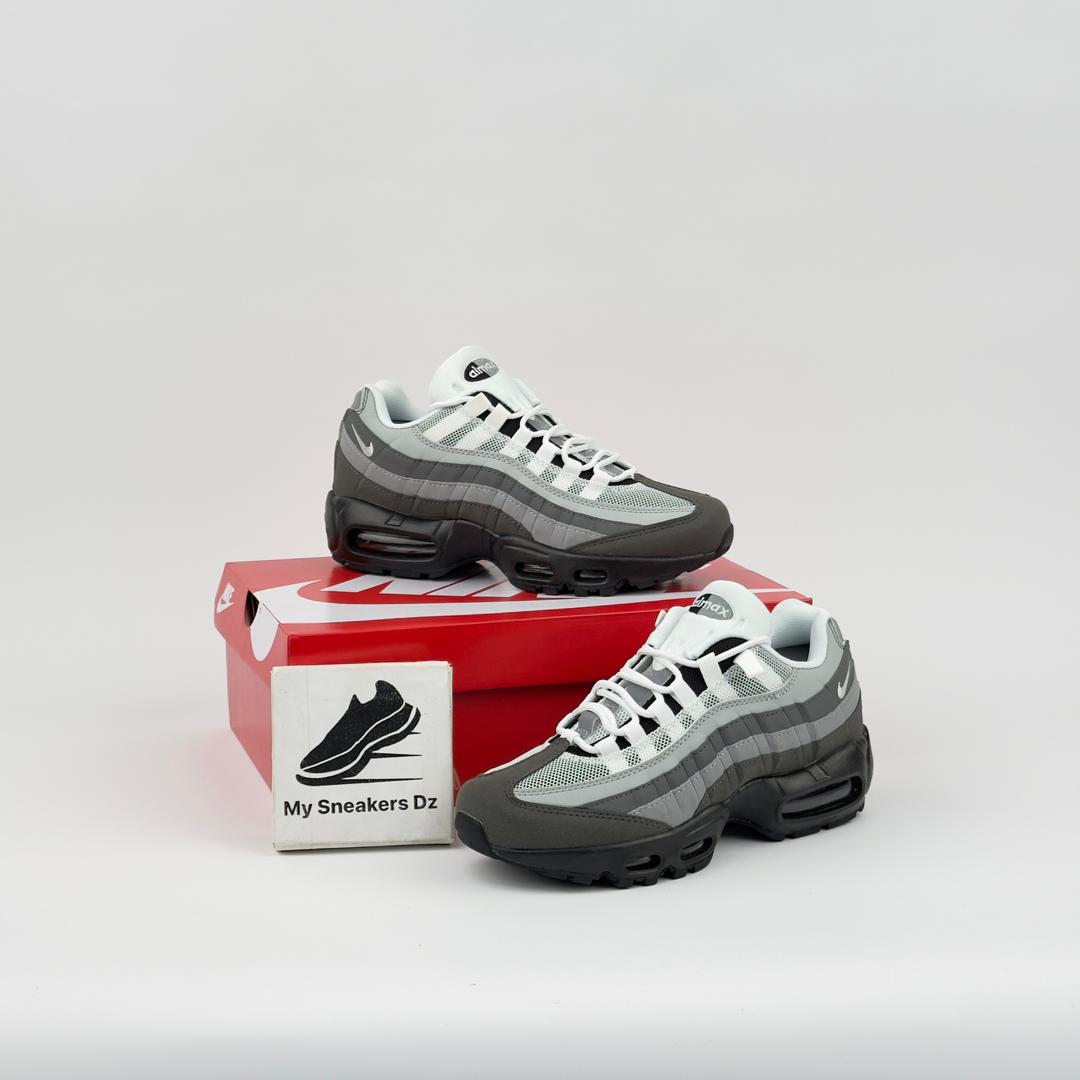 Airmax 95 dark light grey