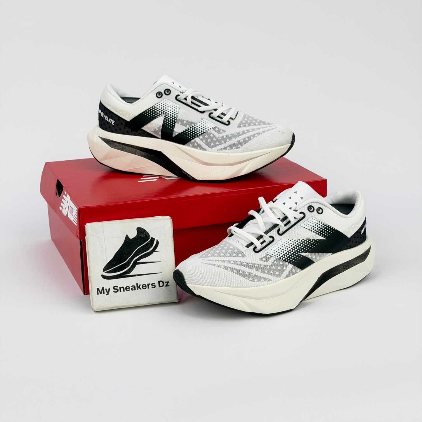 Newbalance v4 white black