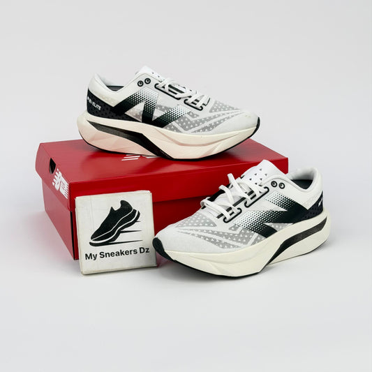 Newbalance v4 white black