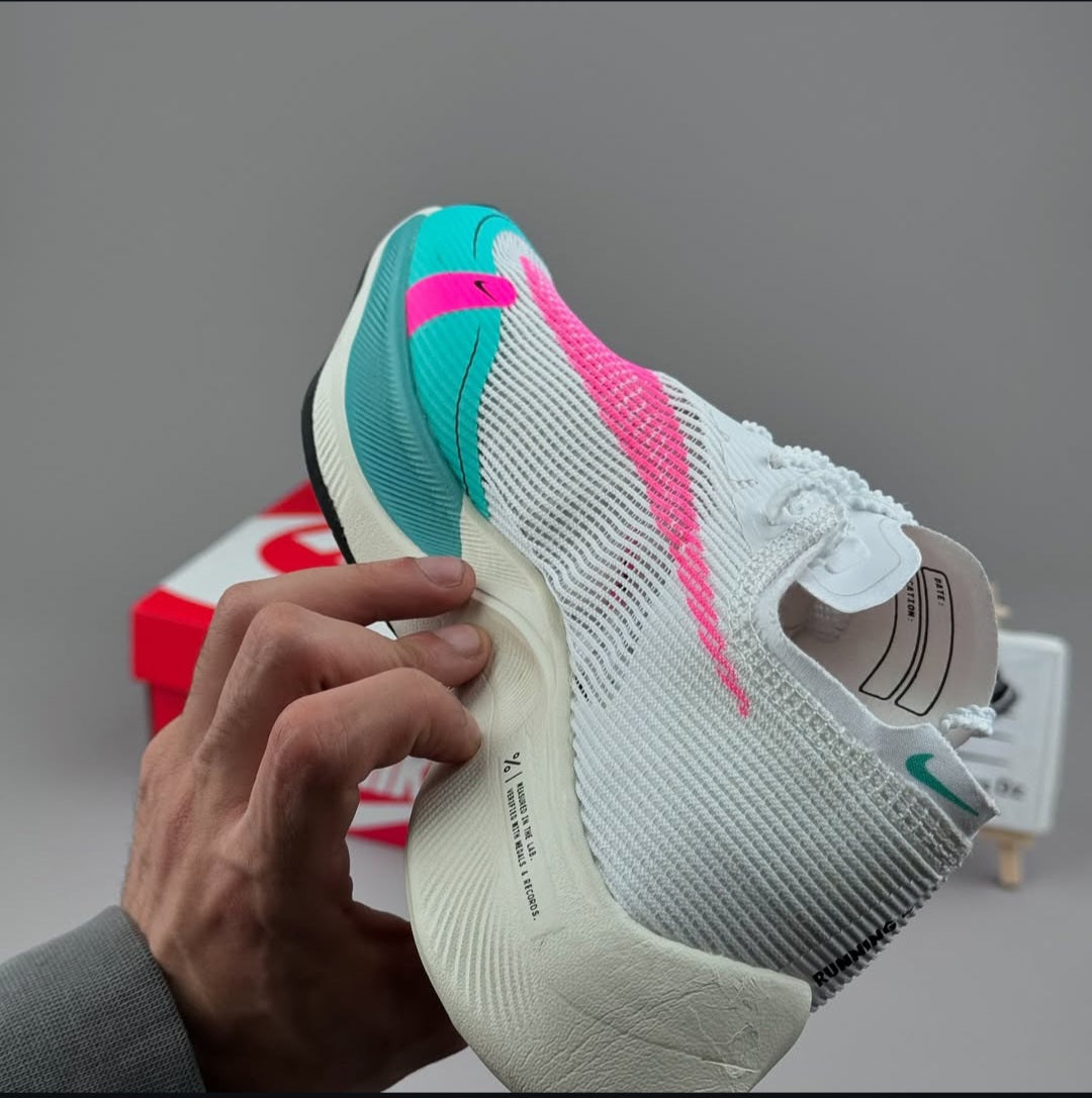 Vaporfly 2 blue pink