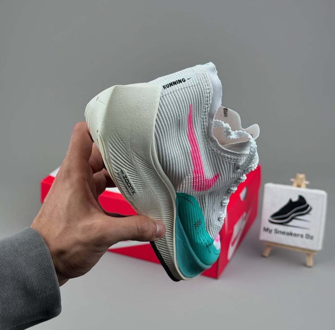 Vaporfly 2 blue pink