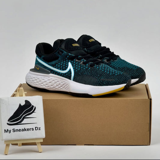 Zoomx invincible run 2 Black&blue logo