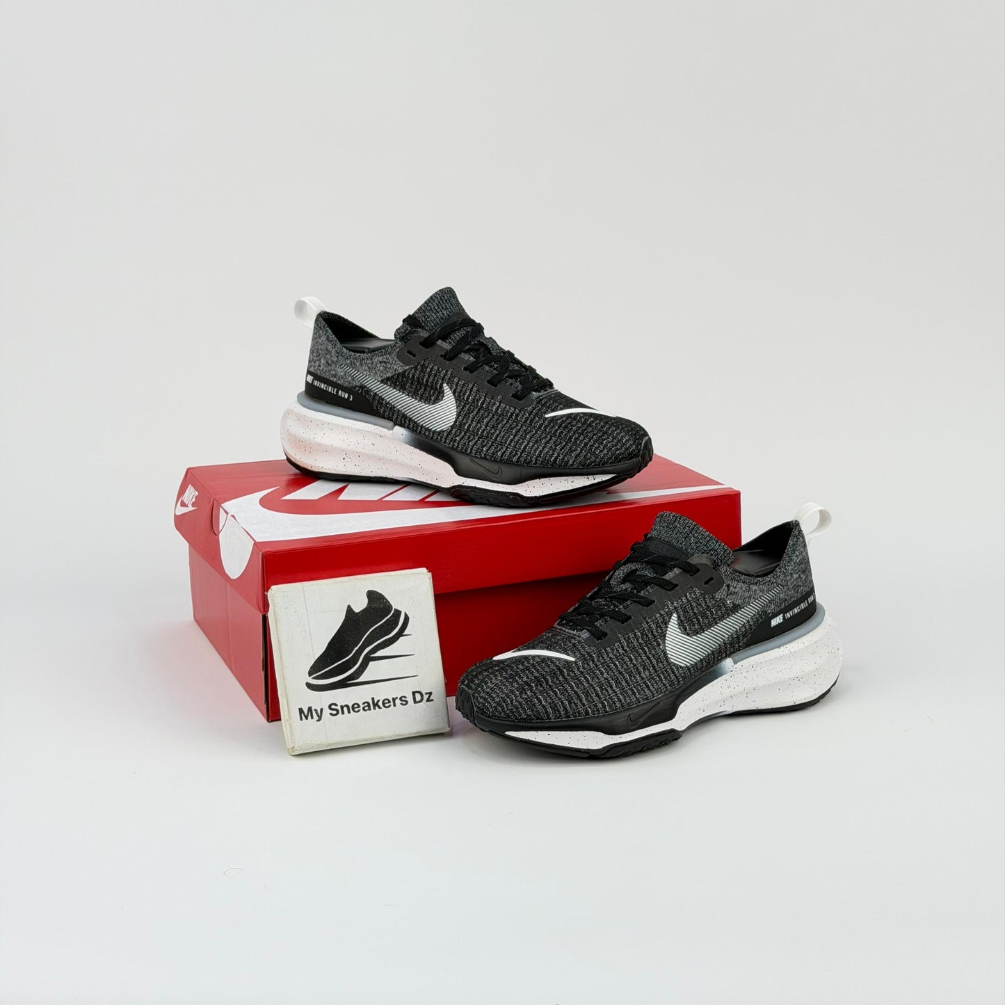 Zoomx Invincible Run 3  Black & White